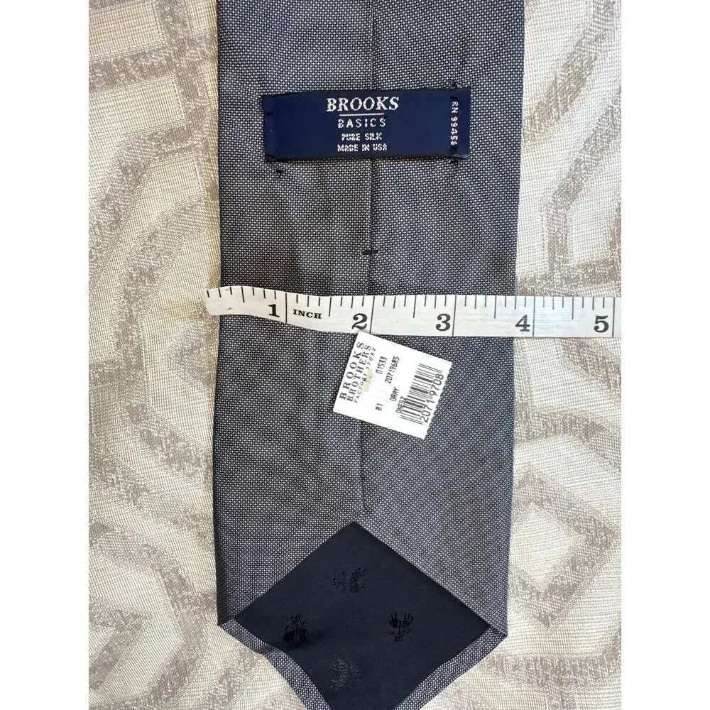Brooks Brothers Basics Pure Silk‎ Tie Gray Men’s Necktie Classic Formal Workwear